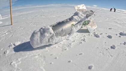 氷河を精密観測　特殊装置の投下試験