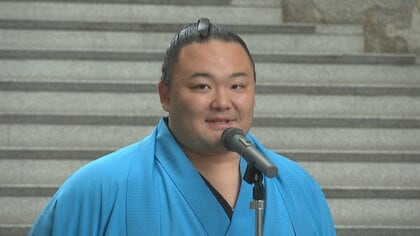 朝乃山本人も登場　2019年の幕内“優勝額” 富山市役所で展示始まる 「もう1枚、2枚飾れるよう頑張る」