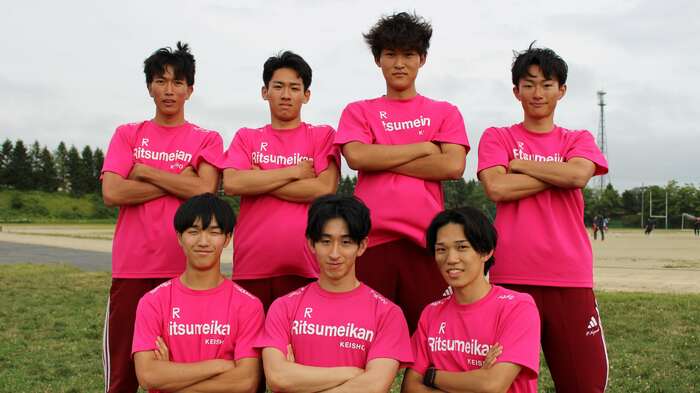 男子リレーメンバー(前列左から上野晴稀さん、中丸晧太さん、笠井逞生さん、後列左から伊藤悠大さん、渋谷季羽沙さん、榎本恵梧さん、藤田響介さん)