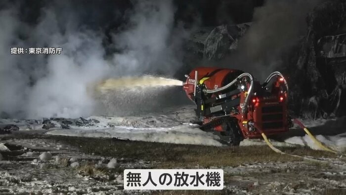 “泡状の薬剤”で消火する無人機