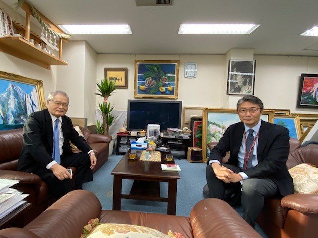 都内の亀井静香氏の事務所で、取材はソーシャルディスタンスを取って行った