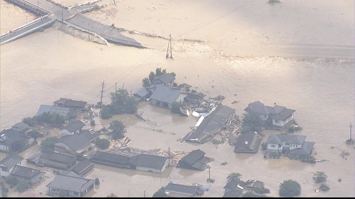 街全体が浸水 救出作業続く 橋崩壊...各地で土砂崩れも