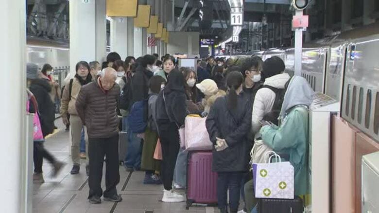 「雪だるまを作って十分満喫」金沢駅に広がる別れの風景 東京行き新幹線は150%の混雑も｜FNNプライムオンライン