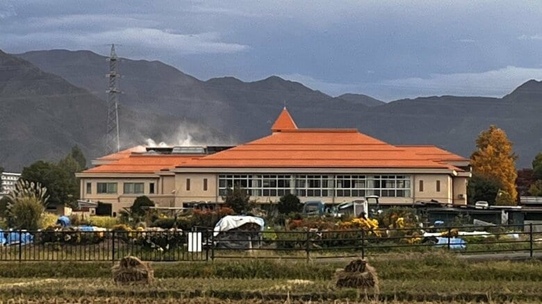 信大付属長野小学校で火事「3階から出火した」職員が消防に通報　児童はすでに下校、教職員は全員避難し無事　長野市｜FNNプライムオンライン