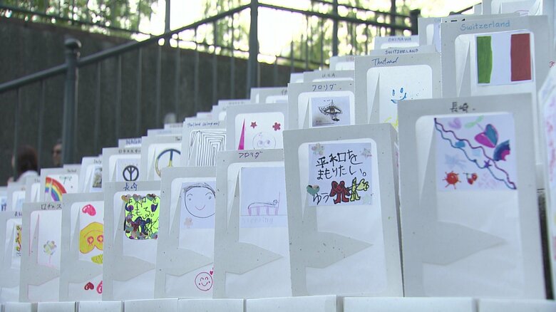 千羽鶴の再生紙で作られた140個の灯籠　世界中の子供達が祈る平和への想いが長崎の川面に浮かぶ｜FNNプライムオンライン