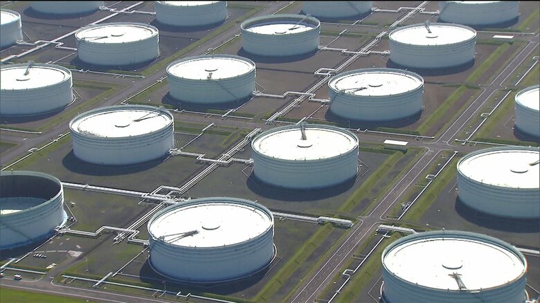 日本政府はアメリカと歩調を合わせるため備蓄石油の売却を決定している