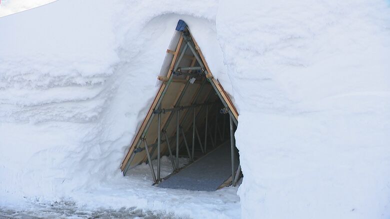 雪トンネル『ゆきみちクン』