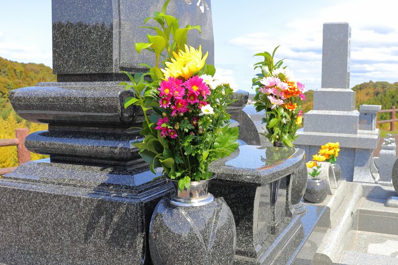 葬儀場や墓石の案内なども行う（画像はイメージ）