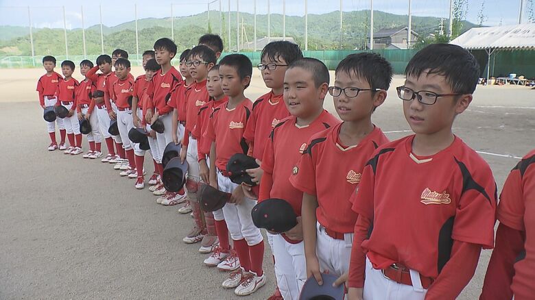 ユニフォーム姿の子供たち