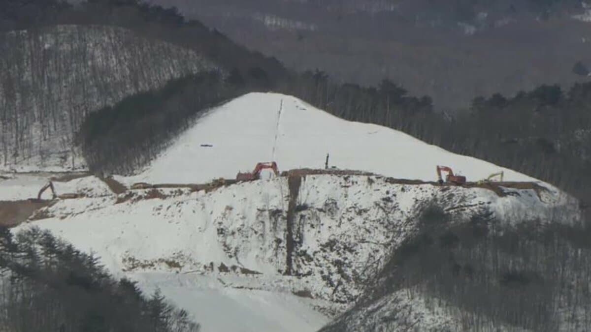 山で進む巨大太陽光発電施設の建設 災害リスクや景観悪化を不安視する
