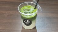 注文が入ってから茶筅で丁寧に…「伊勢抹茶ラテ」で感じる抹茶そのものの甘さ　抹茶の工場にカフェ併設