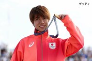「大逆転の金メダリストだ!」堀米雄斗選手(25)連覇達成大技に解説者「やばー」スケボー界パイオニア「計り知れない恐ろしい技」