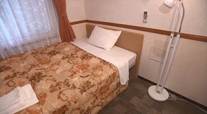ホテル・自宅療養でも「給付金」支払います…新型コロナで“入院扱い” 大手生保が特例措置