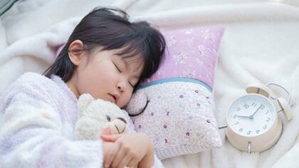 子供の昼寝はあくまでリフレッシュ？我が子に必要な“夜”の睡眠時間を確保するためにパパとママが把握すべきこと