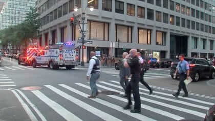 マンハッタンのオフィスビルで発砲事件　警察官含む4人死亡　容疑者の27歳男も死亡　アメリカ・ニューヨーク