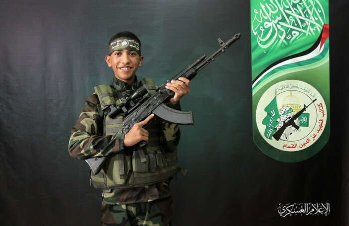 死亡と発表された19歳戦闘員のハマス入隊当初の写真
