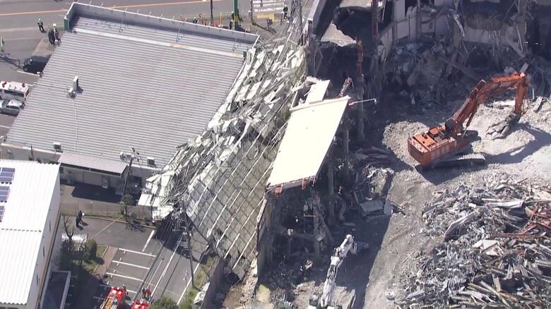 【騒然】「人が斜めに滑っていくのが見えた」イトーヨーカドー拝島店跡地の解体現場で足場35m崩落　作業員5人落下…1人は20ｍの高所で作業中も軽傷｜FNNプライムオンライン