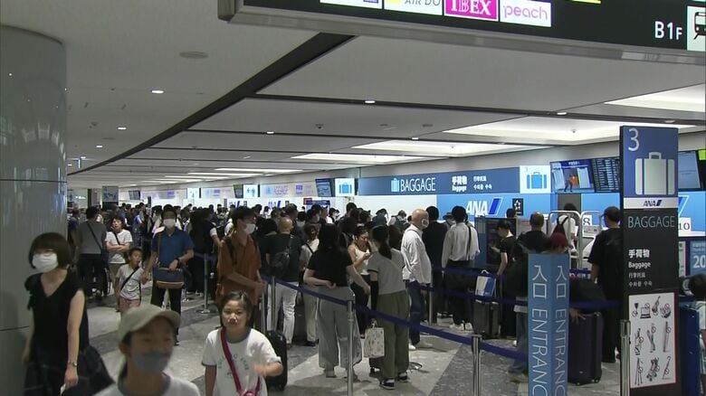 台風7号“お盆のUターンラッシュ”を直撃 北海道と首都圏を結ぶ大動脈が乱れる 航空機は114便が欠航 新幹線に振り替える人も 「ひたすら立って帰る」｜FNNプライムオンライン