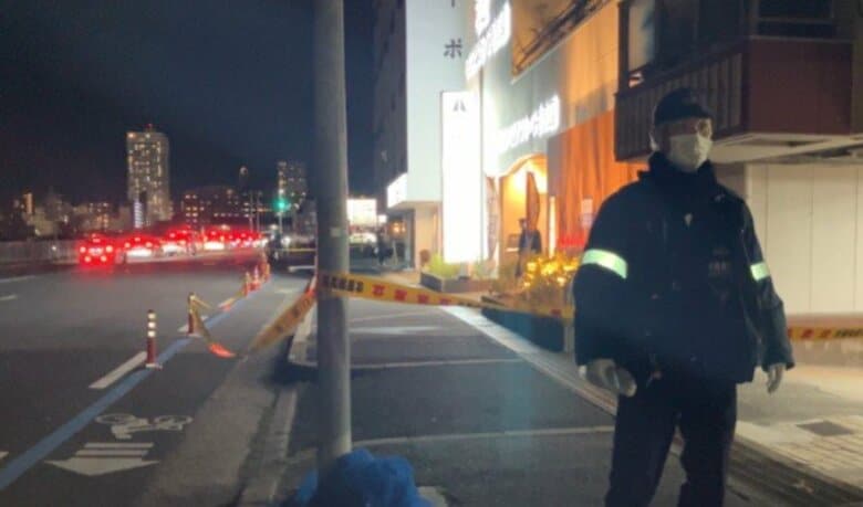 【速報】52歳女性の腹部をナイフで刺し殺害しようとした疑い　45歳の男を現行犯逮捕「殺意はない」と容疑を一部否認｜FNNプライムオンライン