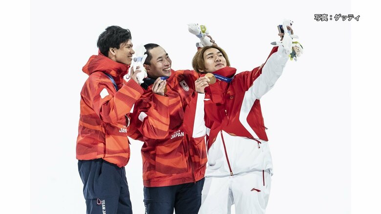 金メダルは「とても重たい」と笑顔…スノーボード男子ビッグエアで木村葵来が金、木俣椋真が銀！　ミラノ・コルティナ五輪｜FNNプライムオンライン