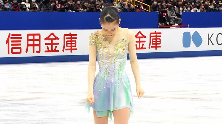 全日本選手権(2021年)でフリーの演技を終えた三原舞依