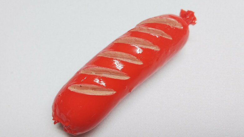 赤ウインナーのサンプル。この製品も実は…