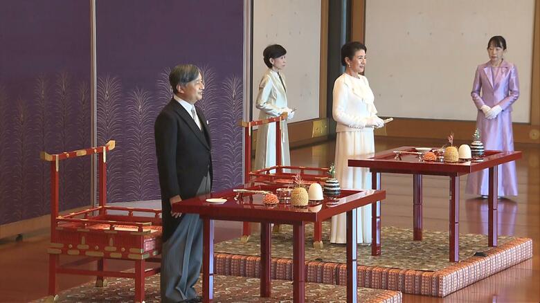 『朝見の儀』に臨まれる天皇皇后両陛下