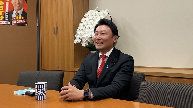 “政治嫌い”な母親へ伝えた時の様子を話す髙橋氏