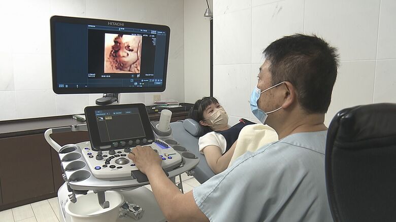 カメラマンの井上さんは産婦人科の院長