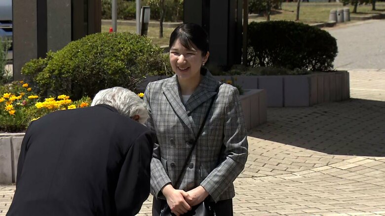 富来行政センターに到着された愛子さま