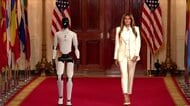 ホワイトハウスでメラニア夫人を人型ロボットがエスコート　子供支援のプロジェクトにイスラエル大統領夫人など40カ国以上参加