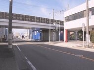 明け方に路上を歩いていた70代位の女性 72歳男性運転のオートバイにはねられ死亡 現場に信号機や横断歩道なし