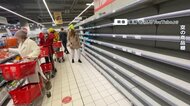 暴落した“ルーブル札”まく人も…物価急上昇で｢値札なし｣｢大行列｣　外資撤退でロシア打撃