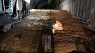 北海道新幹線 掘削工事中のトンネル内で崩落 約3000立方メートルの土砂流入 けが人なし