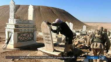 墓地破壊で存在を誇示するイスラム国