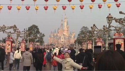 【異変】“90億人大移動”の向かう先は「ディズニーランド」!?　東京・銀座では“爆買い”見られず…春節に変化