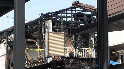 木造2階建てアパート「2階から火」…1室全焼し焼け跡から性別不明の遺体　住人の70代男性と連絡取れず　埼玉・坂戸市