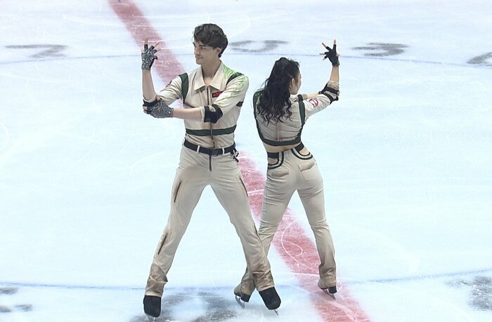 “ゴーストバスターズ”を披露した小松原美里&尊組