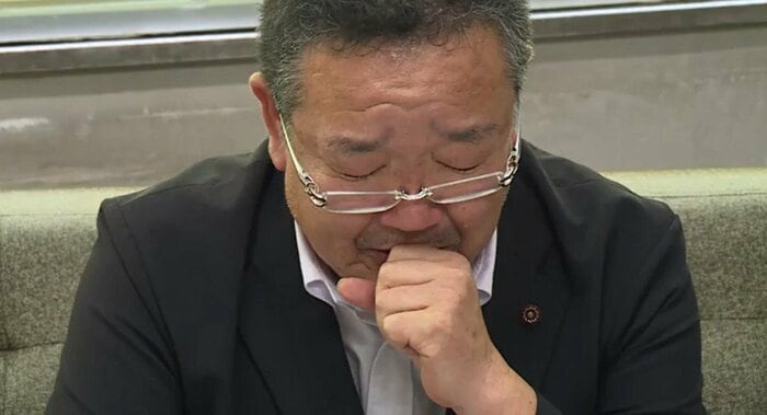 当選無効を受けて涙を見せる遠藤秀和気仙沼市議