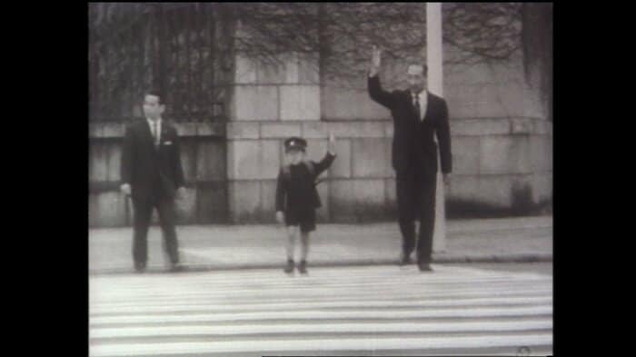 学習院初等科まで徒歩通学される皇太子さま
