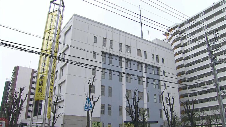 川崎署で警察官が居眠り中に腰縄ほどき一時逃走…「覚醒剤をやっている」自首の後に逃げた男（32）を約200ｍ離れた路上で確保　取調室は施錠されておらず｜FNNプライムオンライン
