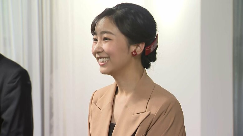 佳子さまが被災した輪島の「人間国宝」と懇談 「大変でいらっしゃると思います」 輪島塗の髪留めで心寄せ｜FNNプライムオンライン