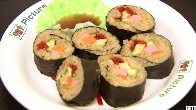 ニンジンや福神漬けを使った「酢巻きカレー」