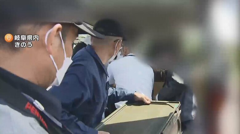 動機など捜査へ
