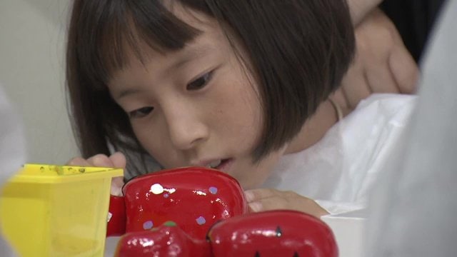 赤べこの絵付け体験