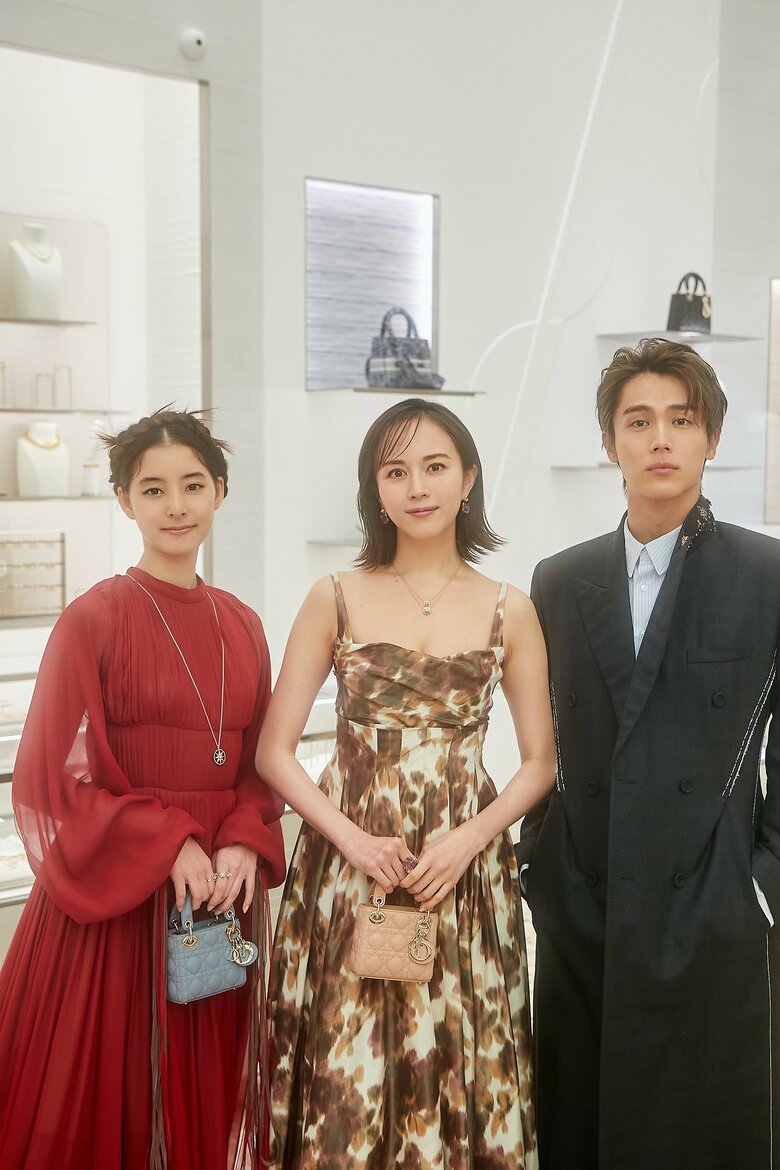 （左から）新木優子さん、比嘉愛未さん、中川大志さんハウス オブ ディオール ギンザ リオープン