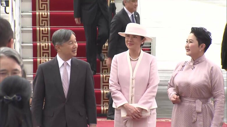 モンゴルに到着された天皇皇后両陛下（7月6日）
