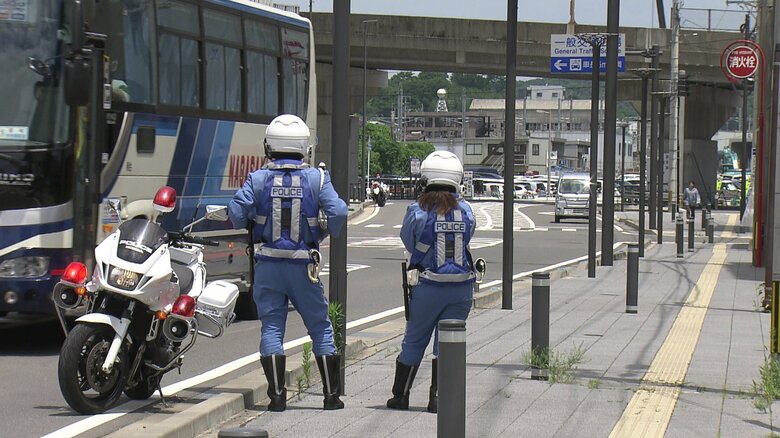 歩行者との距離が近い車両を取り締まる