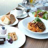 シェフ自慢の肉料理と彩り豊かなビュッフェが魅力 女子会にもおすすめの“名古屋めし”満載レストラン