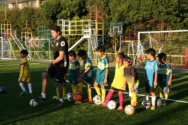 「日本は特別な地」サッカーブラジル代表のレジェンドが、日本の困窮家庭の子どもを支援する理由